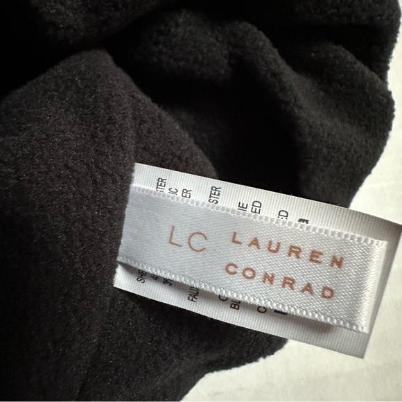 Womens LC Lauren Conrad Black Winter Hat with Pom - Picture 7 of 10